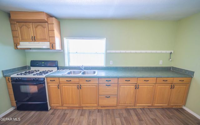 6613 Sambrano Avenue, El Paso, TX 79905
