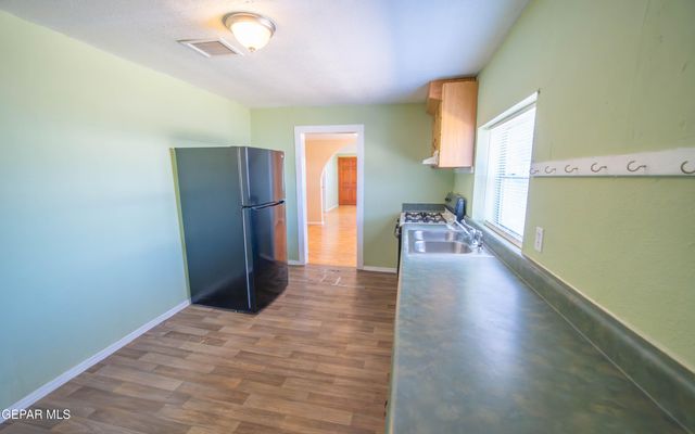 6613 Sambrano Avenue, El Paso, TX 79905