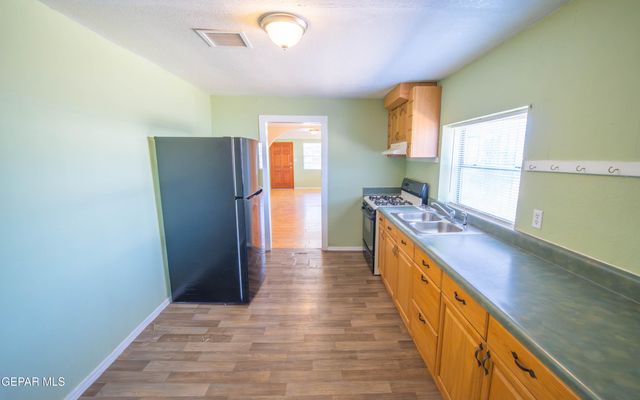 6613 Sambrano Avenue, El Paso, TX 79905