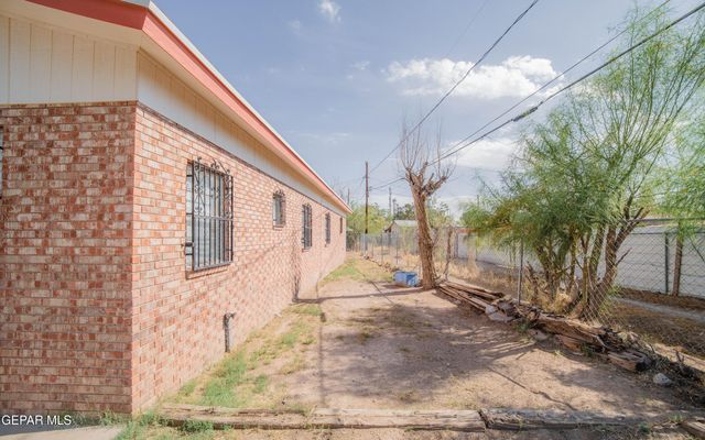 6613 Sambrano Avenue, El Paso, TX 79905