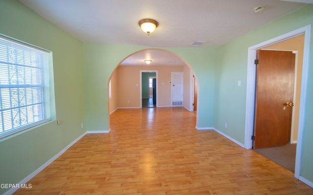 6613 Sambrano Avenue, El Paso, TX 79905