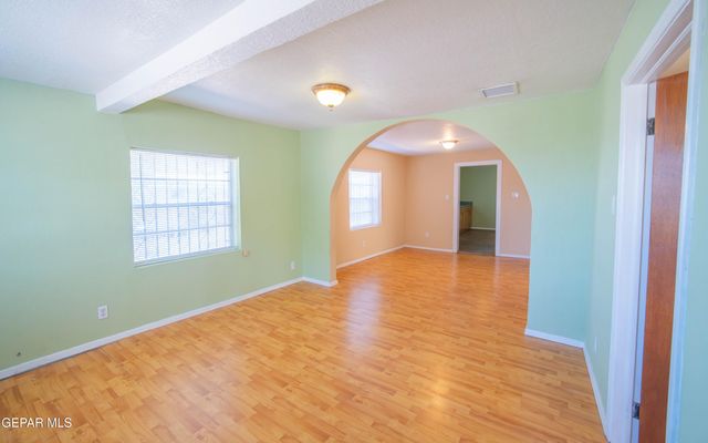 6613 Sambrano Avenue, El Paso, TX 79905