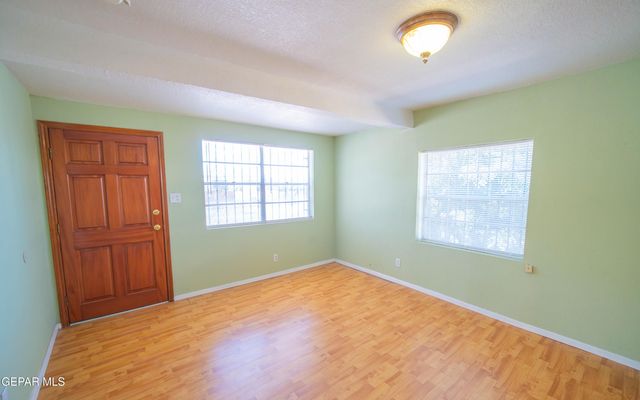 6613 Sambrano Avenue, El Paso, TX 79905