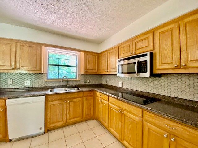 2125 Forest Oaks Drive, Dallas, TX 75228