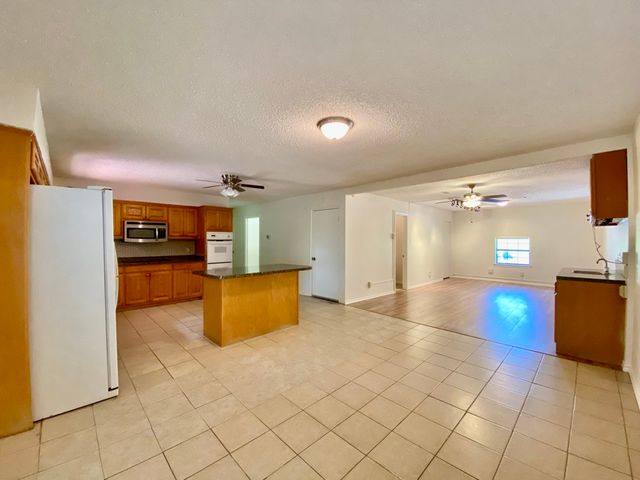 2125 Forest Oaks Drive, Dallas, TX 75228