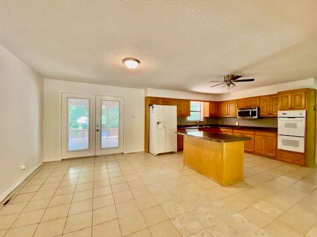 2125 Forest Oaks Drive, Dallas, TX 75228