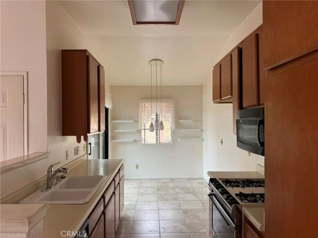 3547 W Greentree F, Anaheim, CA 92804