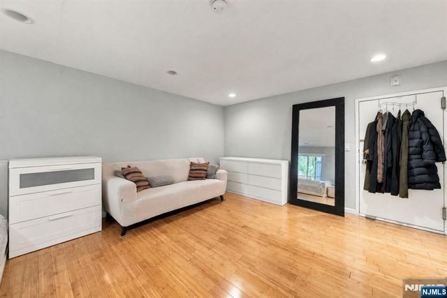 1111 River Road G16, Edgewater, NJ 07020