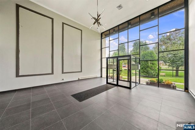 1111 River Road G16, Edgewater, NJ 07020