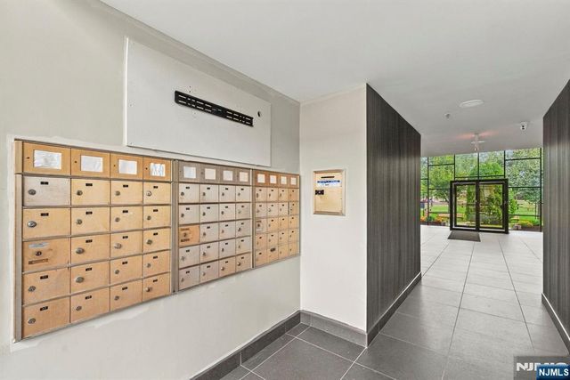 1111 River Road G16, Edgewater, NJ 07020