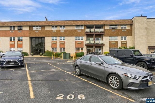 1111 River Road G16, Edgewater, NJ 07020