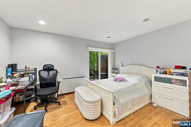 1111 River Road G16, Edgewater, NJ 07020