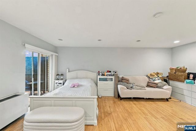 1111 River Road G16, Edgewater, NJ 07020
