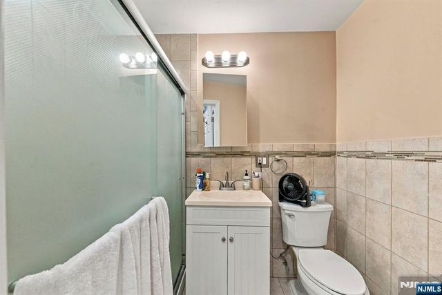 1111 River Road G16, Edgewater, NJ 07020