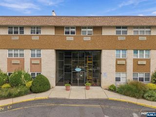 1111 River Road G16, Edgewater, NJ 07020