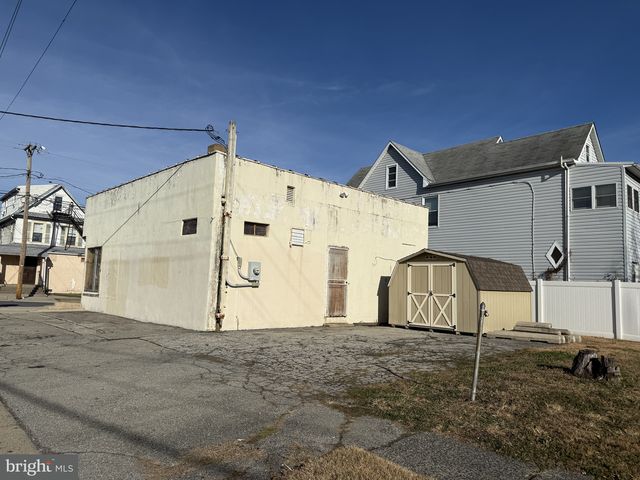 36 BELMONT AVE, Wilmington, DE 19804