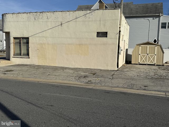 36 BELMONT AVE, Wilmington, DE 19804