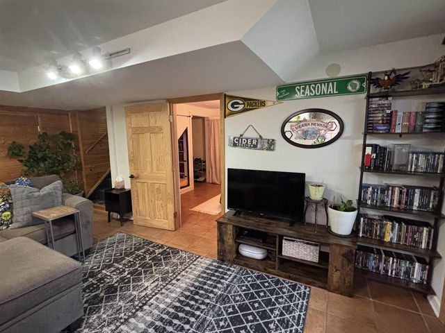 731 N Main Street, Columbus, WI 53925