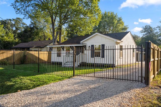 7810 Appleton Street, Houston, TX 77022