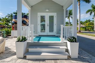 13598 Snapper LN, Naples, FL 34114