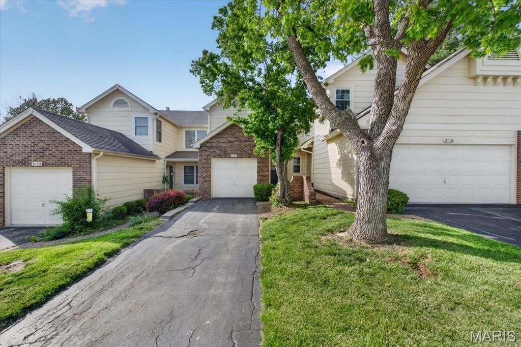 3120 Autumn Trace Drive, St Louis, MO 63043