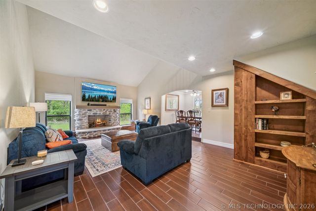 421 Timbercrest Road, Catoosa, OK 74015