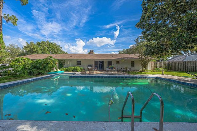 2137 SE 11TH STREET, Ocala, FL 34471
