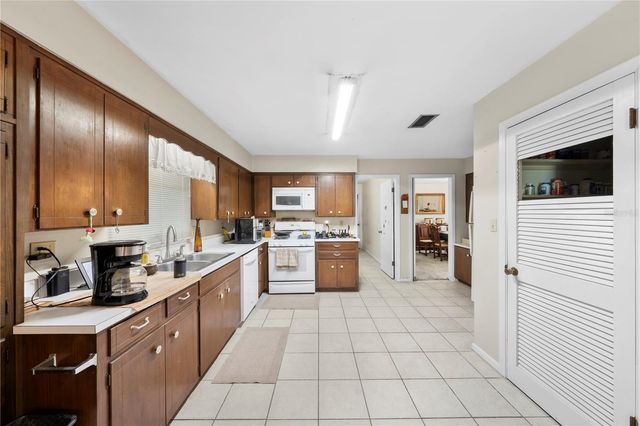 2137 SE 11TH STREET, Ocala, FL 34471