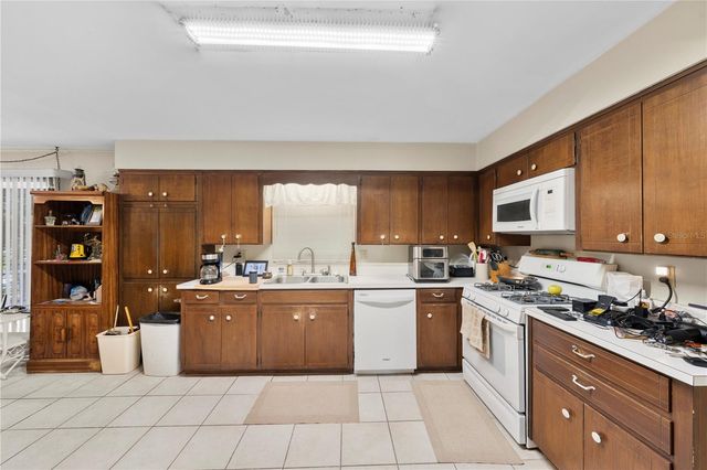 2137 SE 11TH STREET, Ocala, FL 34471