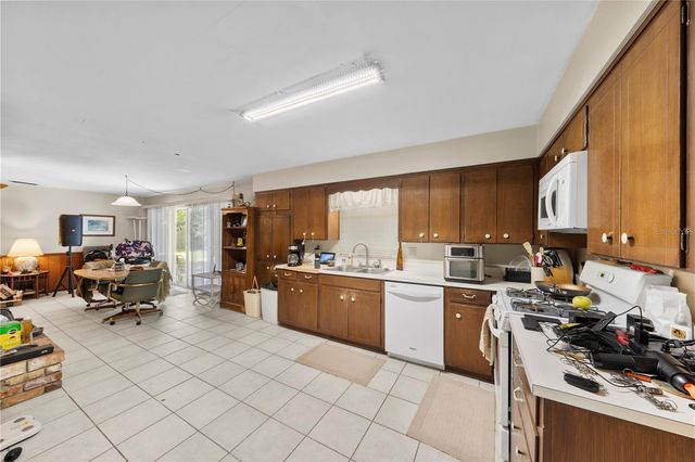 2137 SE 11TH STREET, Ocala, FL 34471
