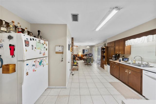 2137 SE 11TH STREET, Ocala, FL 34471