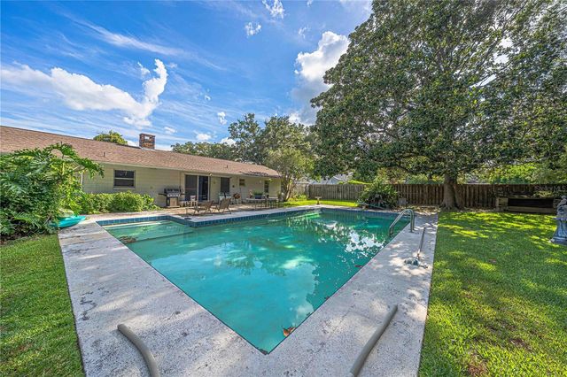 2137 SE 11TH STREET, Ocala, FL 34471