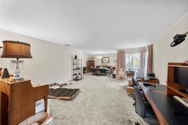 2137 SE 11TH STREET, Ocala, FL 34471