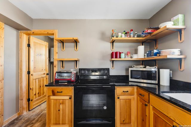 1030 Owl Hollow, Leakey, TX 78873