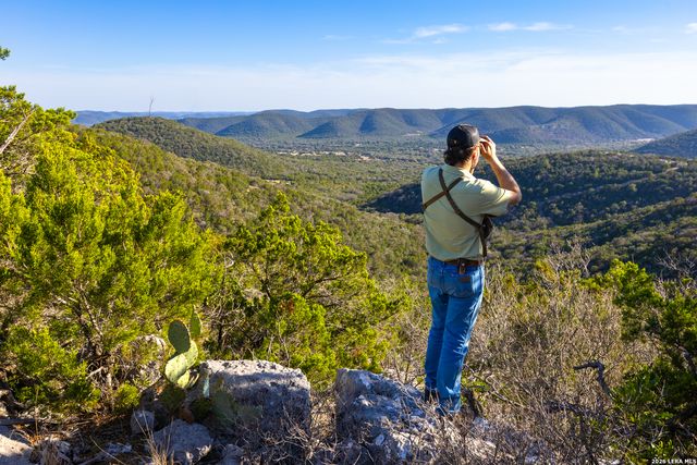 1030 Owl Hollow, Leakey, TX 78873
