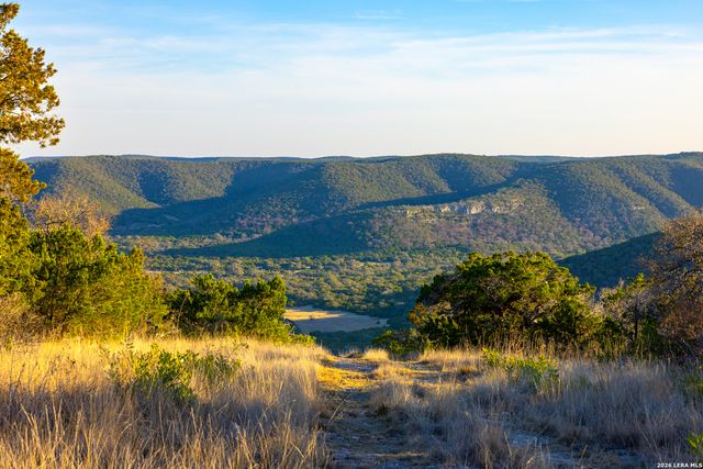 1030 Owl Hollow, Leakey, TX 78873