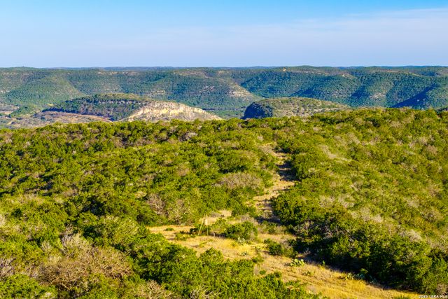 1030 Owl Hollow, Leakey, TX 78873