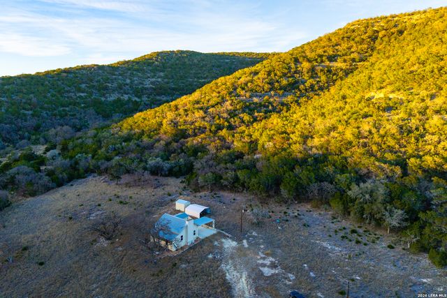 1030 Owl Hollow, Leakey, TX 78873