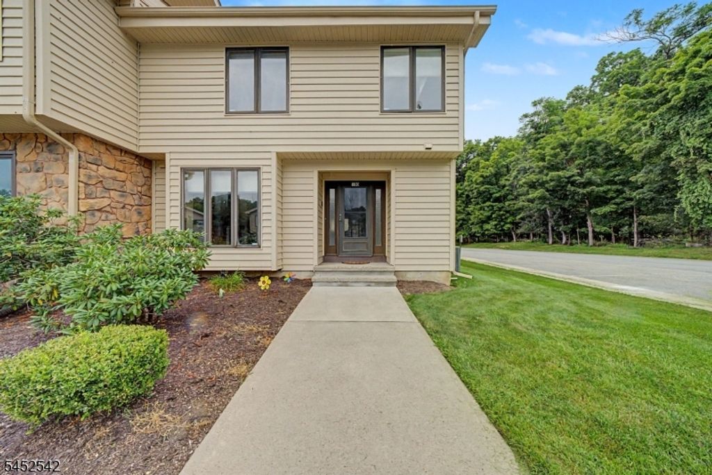 180 Dakota Dr, Andover Twp., NJ 07848 — photo 3