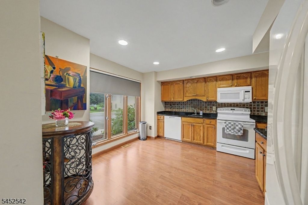 180 Dakota Dr, Andover Twp., NJ 07848 — photo 4