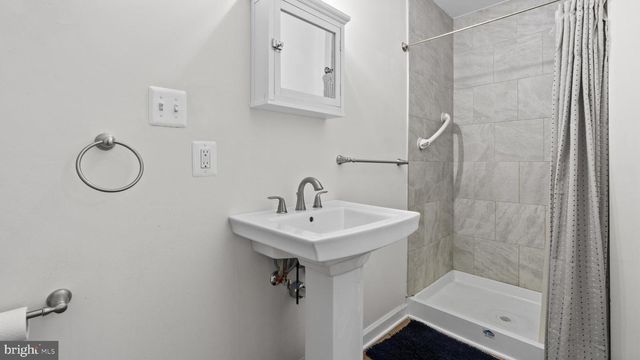 171 SOUR MASH RD, Harpers Ferry, WV 25425