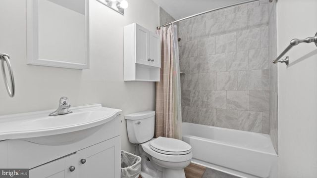 171 SOUR MASH RD, Harpers Ferry, WV 25425