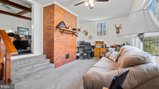 171 SOUR MASH RD, Harpers Ferry, WV 25425