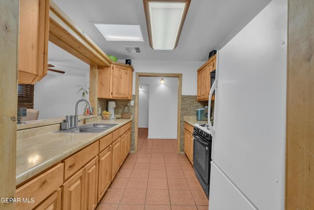 538 Rancho Viejo Drive, Socorro, TX 79927