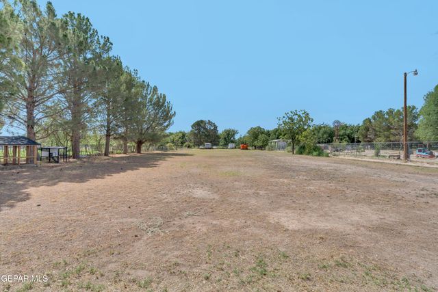 538 Rancho Viejo Drive, Socorro, TX 79927