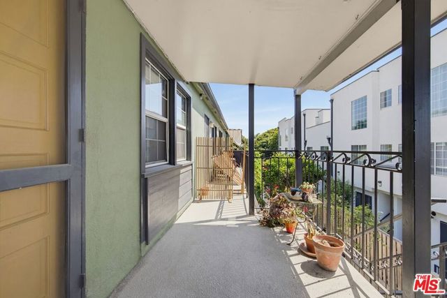 1834 9th Street 5, Santa Monica, CA 90404
