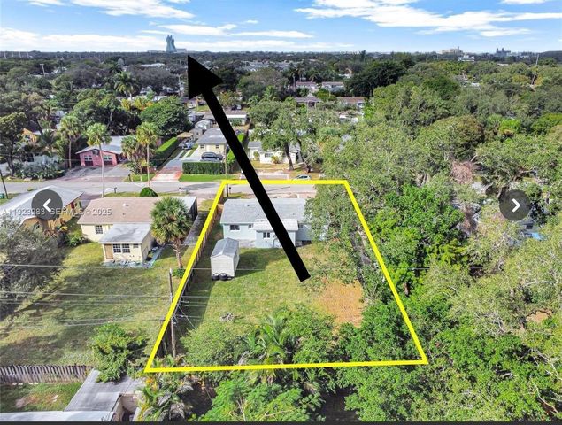 4960 SW 28th Ter, Dania Beach, FL 33312