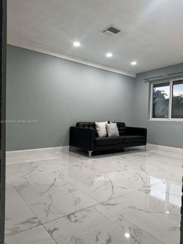 4960 SW 28th Ter, Dania Beach, FL 33312