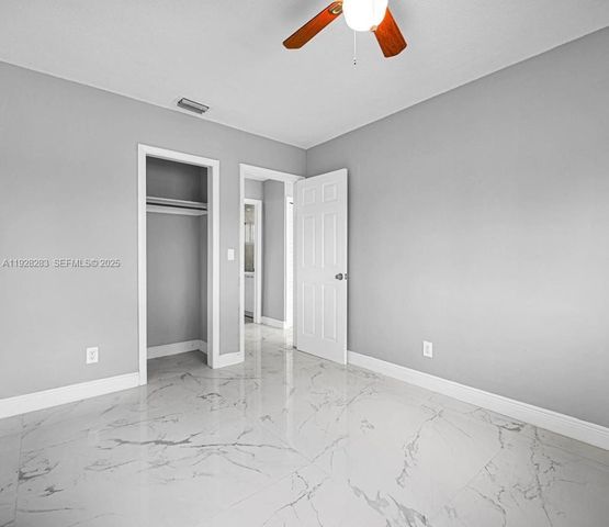 4960 SW 28th Ter, Dania Beach, FL 33312