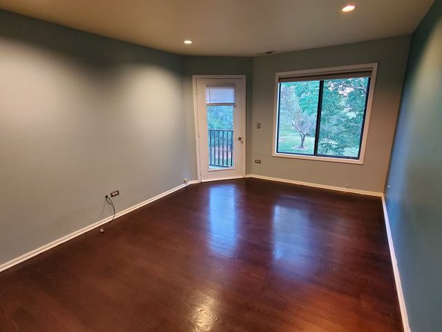 357 BLOOMFIELD Lane 3, Glen Ellyn, IL 60137